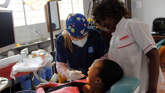 Our dentist volunteer.