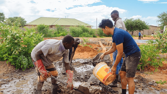 IVHQ Volunteers in Action.