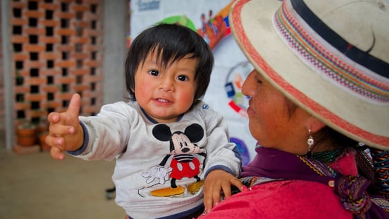 Volunteers working Ecuador Internship Andes Rural