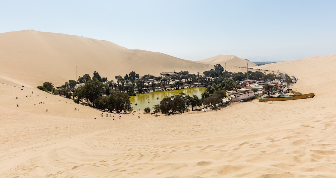 Volunteer in Peru and explore the Oasis Huacchina